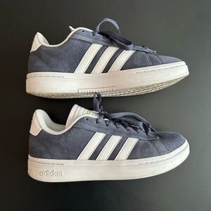 Adidas cloud foam sneakers